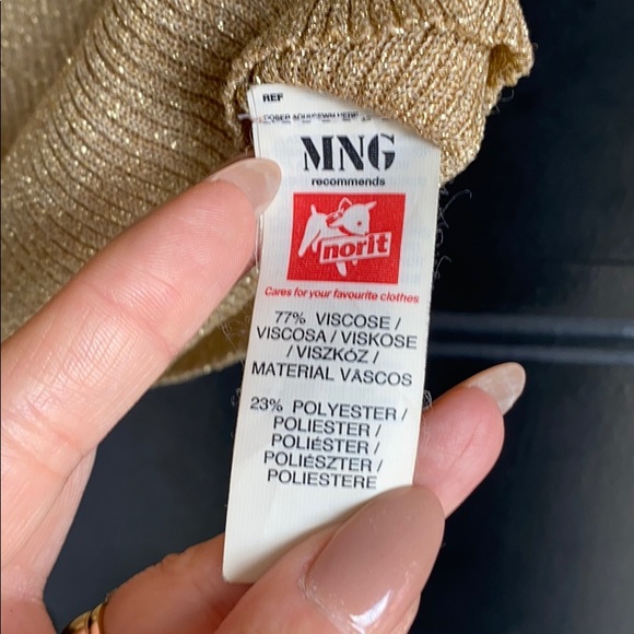 *SOLD* MANGO Sleeveless gold turtleneck - Picture 7 of 7